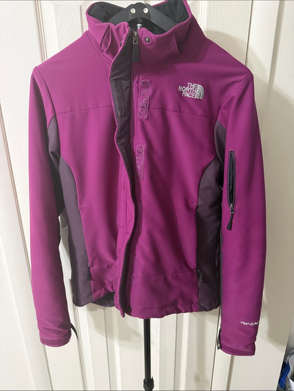 The North Face Women’s Deep Magenta Ski Softshell Jacket-NO HOOD